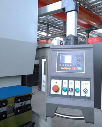 Листогибочный гидравлический пресс MetalTec HBM 63/2500 (Е22, инвертор заднего упора)