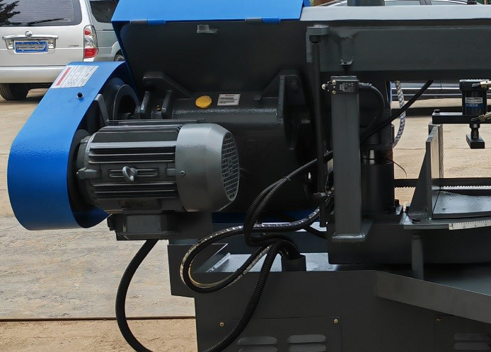 Автоматический колонный ленточнопильный станок MetalTec BS 500 ZA поворот до 60°