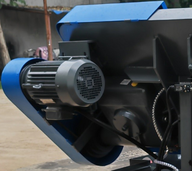Автоматический колонный ленточнопильный станок MetalTec BS 500 ZA поворот до 60°