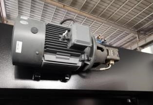 Листогибочный гидравлический пресс с ЧПУ MetalTec HBC 1600/6000