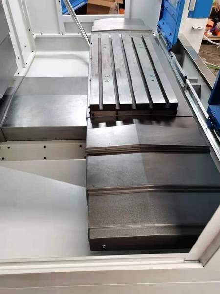 Вертикальный обрабатывающий центр с ЧПУ MetalTec TOPMILL 1000