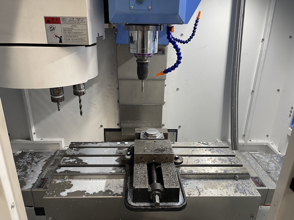 Вертикальный обрабатывающий центр с ЧПУ MetalTec TOPMILL 800S
